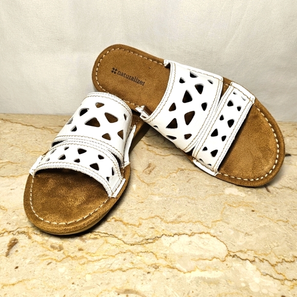 NWT Naturalizer Devon Womens White Leather Cutout Open Toe Sandals Size 8M - Picture 1 of 5